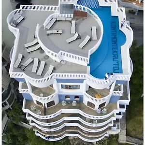 Monte Cristo With Rooftop Pool Sarande