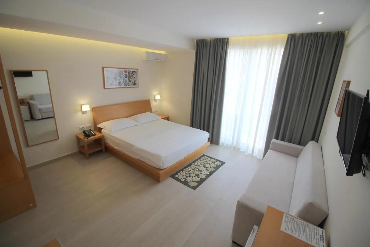***  Hotel Ari 2 Sarande Albania