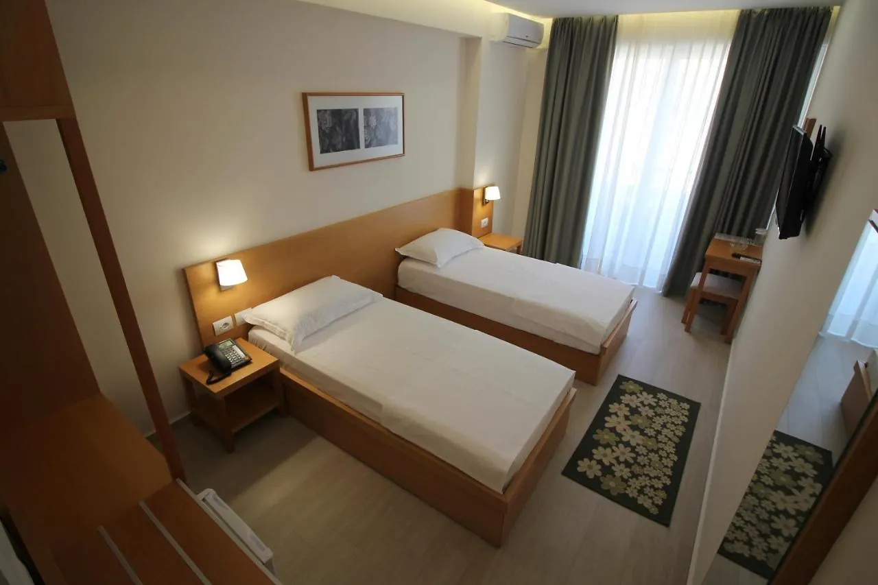 Hotel Ari 2 Sarande