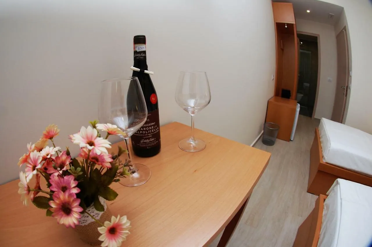 Hotel Ari 2 Sarande